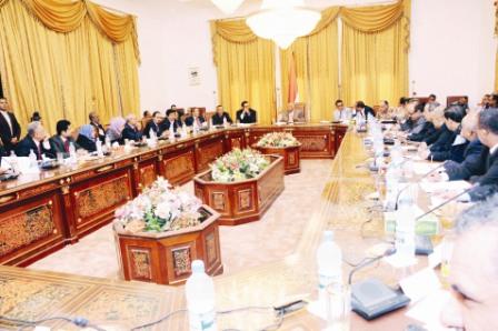 جانب من اجتماع مجلس الوزراء أمس